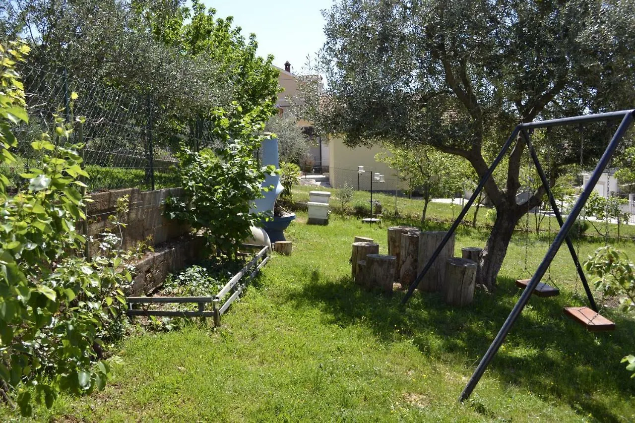 Apartments Cherry Gornji Karin Κροατία