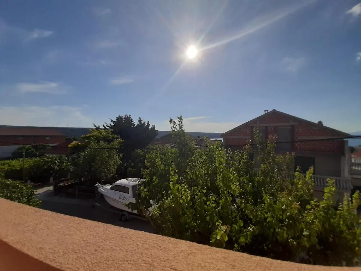 Apartments Cherry Gornji Karin 0*,  Croatia